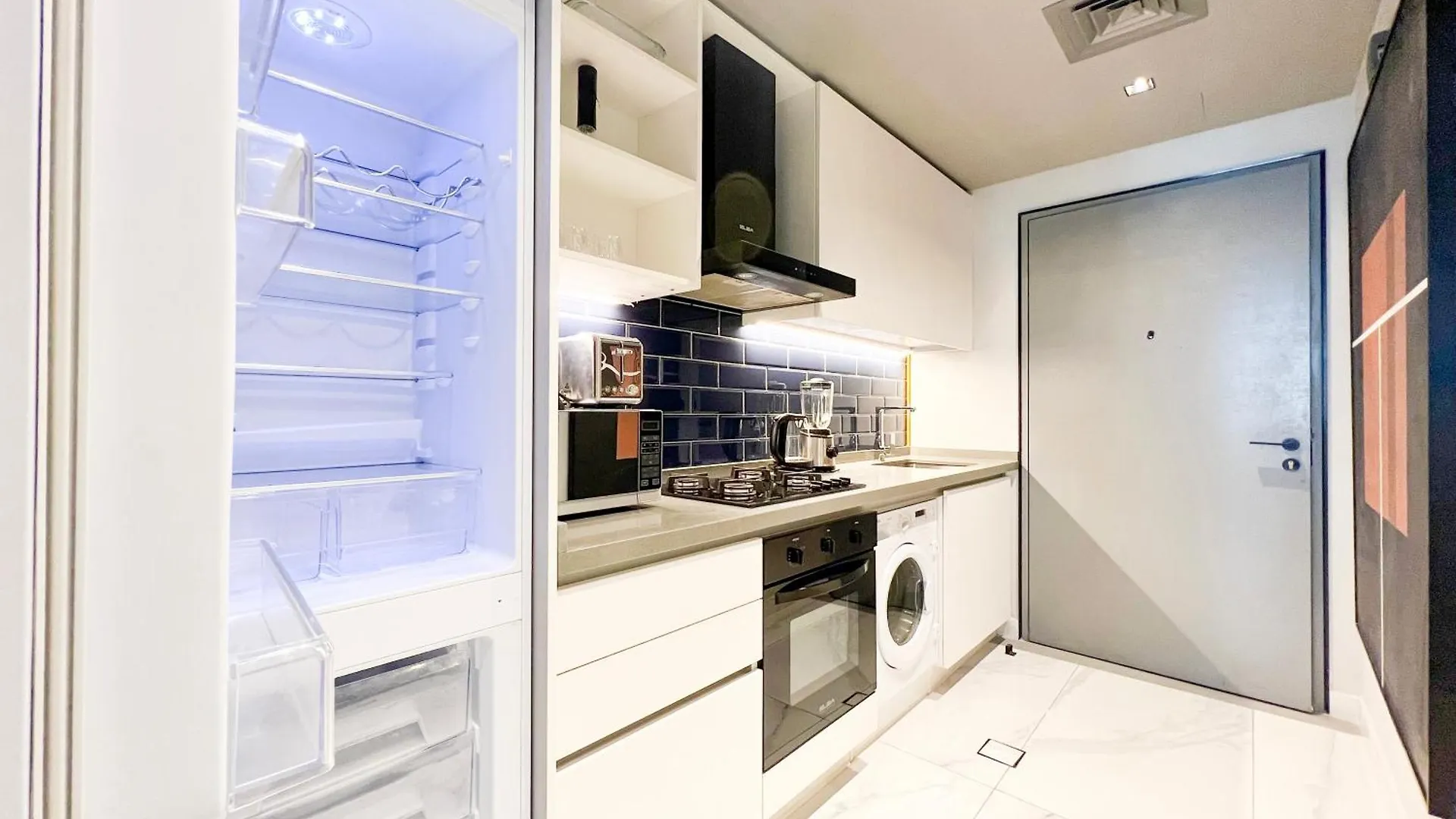 Mag318, Modern Studio Apartment With Great Amenities And Canal View, 5Min Walk To Dubai Mall